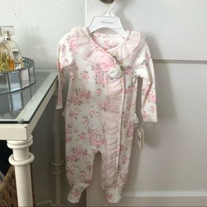 NWT BABY GIRL ONESIE SIZE 6 Months